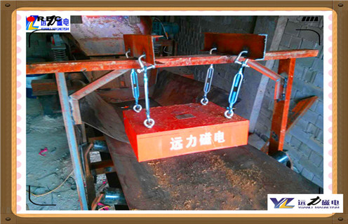 永磁除鐵器，云南懸掛式永磁除鐵器廠參數_內部磁塊安裝方法_云南懸掛式永磁除鐵器廠型號價格 